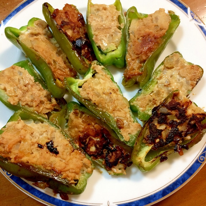 甜麺醤がポイント★ピーマンの肉詰め